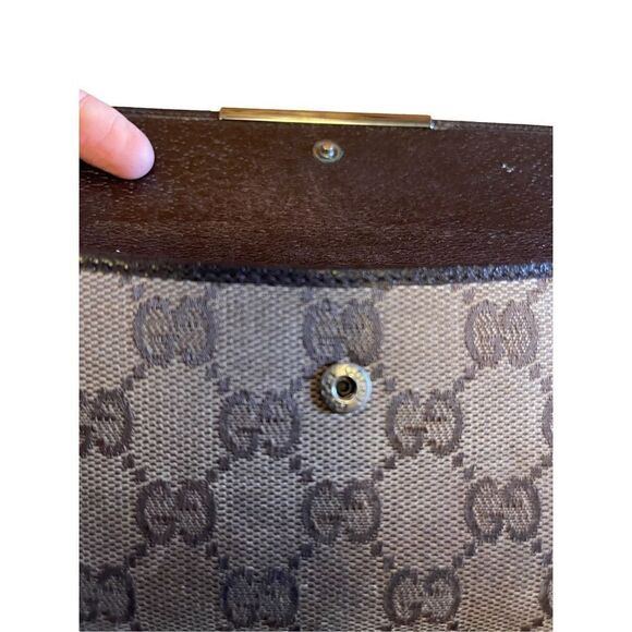 Vintage Gucci Wallet  - Picture 9 of 11